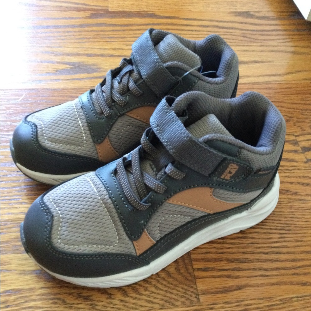 Stride rite new no box Wilson size 12.5W
